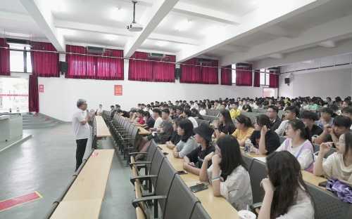 动画与传媒hbs红宝石平台老师和学生学习活动现场.jpg